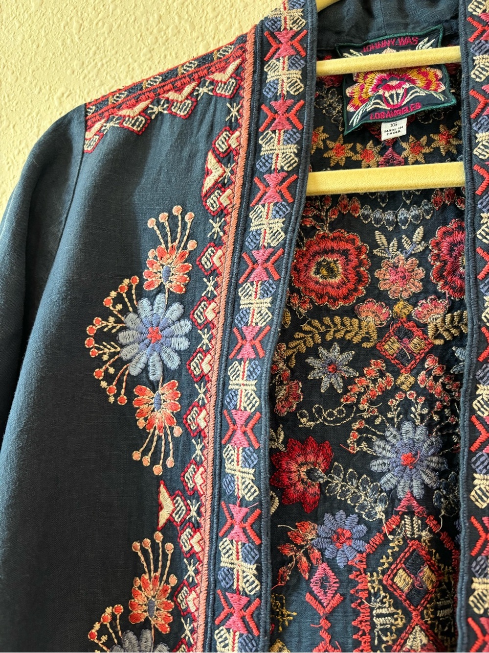 JOHNNY WAS RARE ITEM Embroidered Linen Kimono, Navy with Pink & Blue Floral - Picture 5 of 12